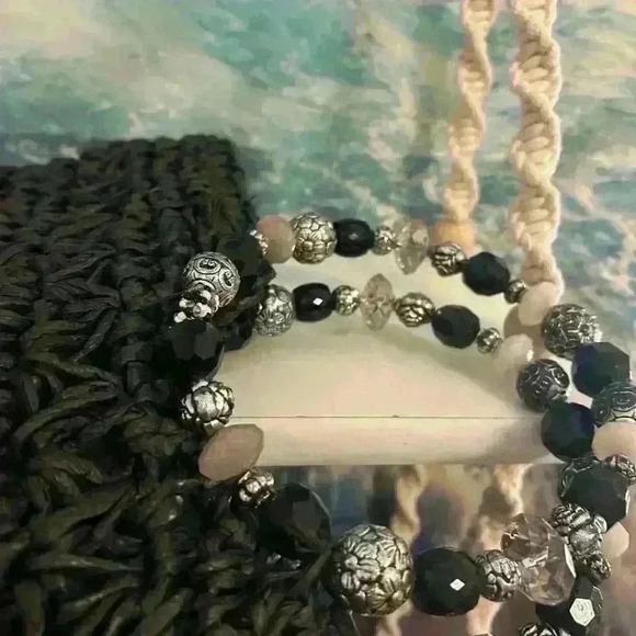 Kelly & Katie Woven Black Shoulder Bag Tote with Round Beaded Handles - Picture 7 of 17